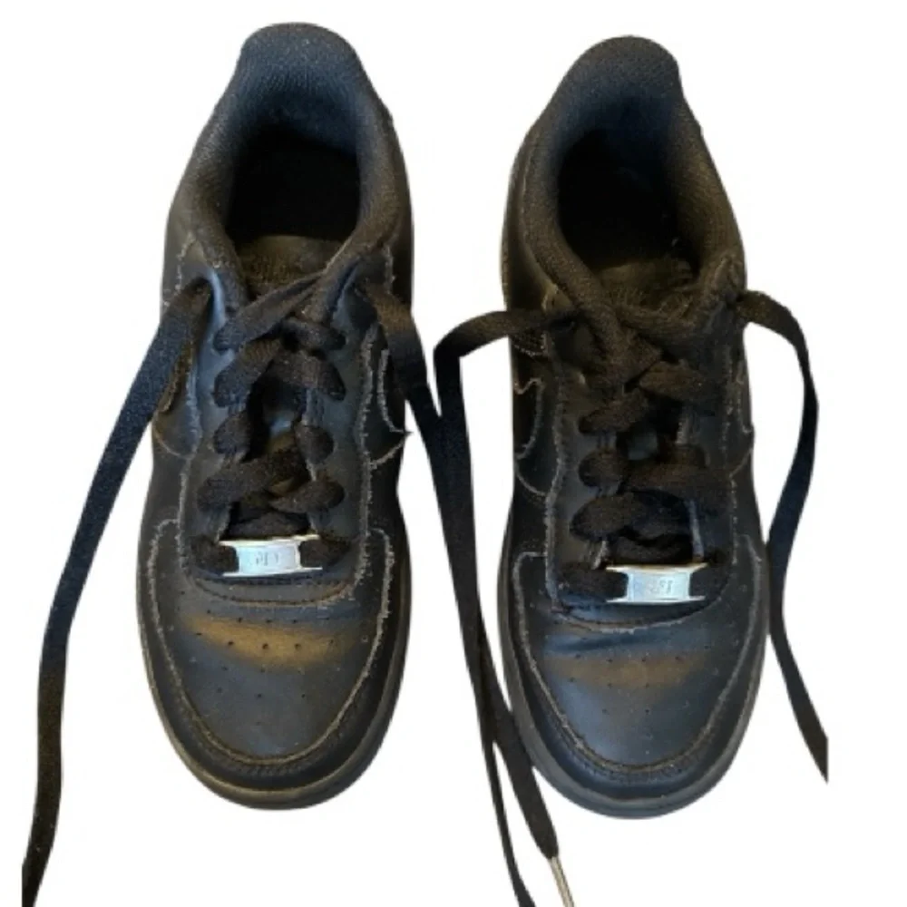 Nike Air Force 1 LE Black FV5951-001 size Y2